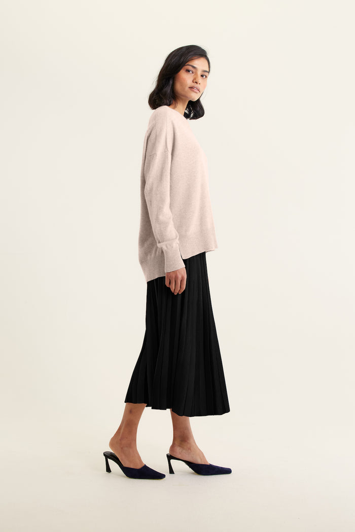 Iris Cashmere Crew Sweater In Lightweight Beige